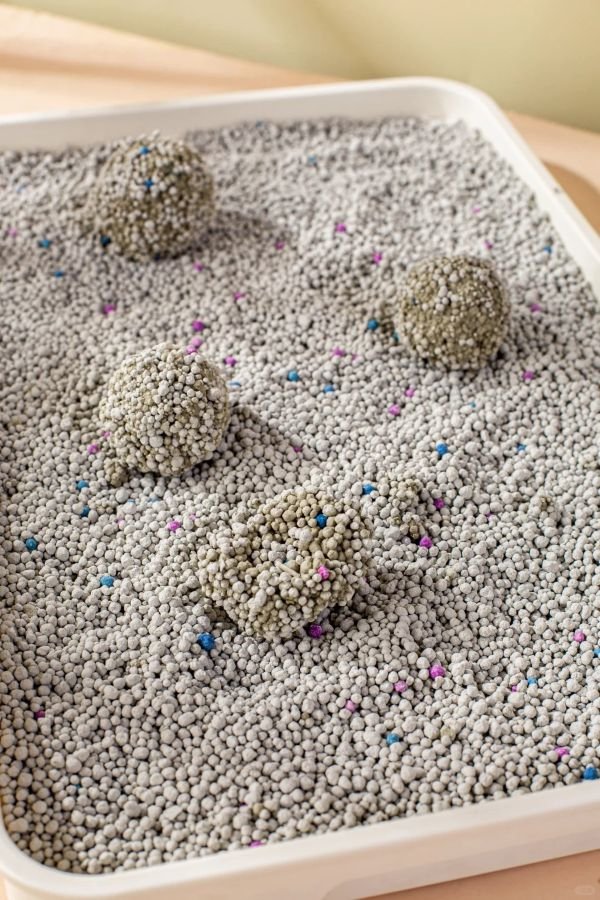 ベントナイト猫砂, クランピング猫砂, 消臭に最適なベントナイト猫砂, ベントナイト猫砂の働き