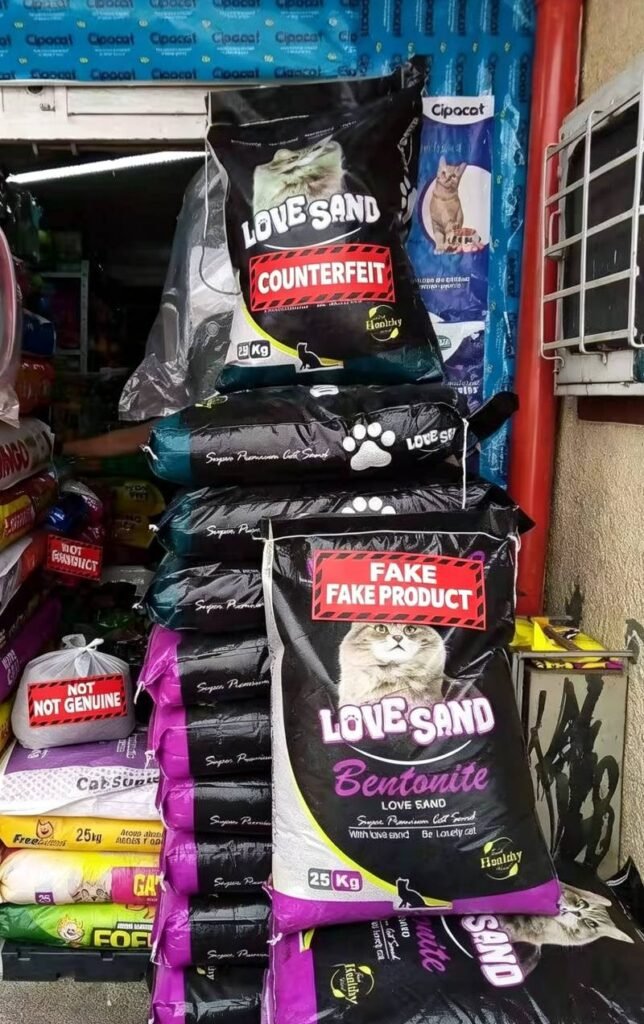 Suspected counterfeit Love Sand cat litter packaging reported in the market